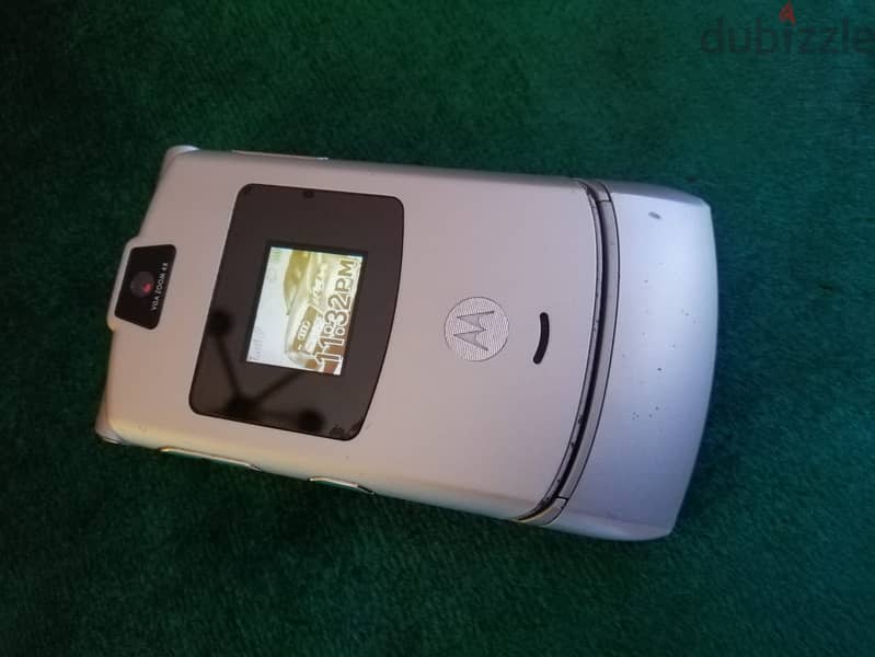 motorola v3 فضى وارد الخارج  موتورولا 1