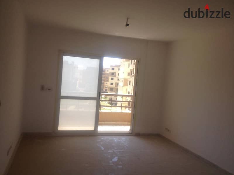 Apartment for sale in cash in Madinaty, 143 m, wide garden view, fourth floor, next to services 0