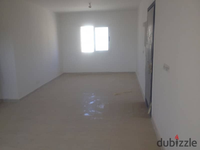 Apartment for sale in cash in Madinaty, 143 m, wide garden view, fourth floor, next to services 3