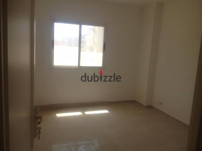 Apartment for sale in cash in Madinaty, 143 m, wide garden view, fourth floor, next to services 4