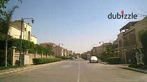 Twin house for sale in Greens Compound, Sheikh Zayed, building 303 m, land 370 m, great location