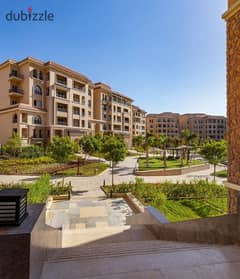 Finished apartment next to the AUC, in installments