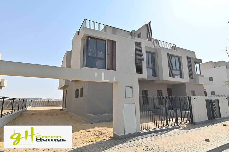 Standalone  270m for sale Fully Finished with kitchen, ACs and elevator at sodic east 1