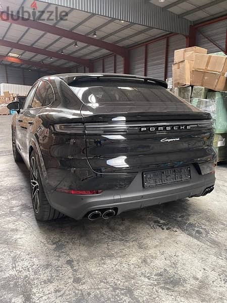 Porsche Cayenne 2024 1