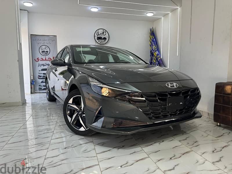 Hyundai Elantra 2023  cn7النتر اعلي فئه  زيروو 3