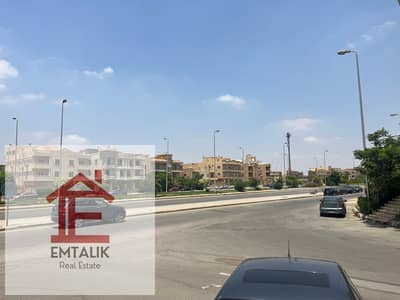 Apartment in Banafseg Buildings on Ahmed Shawky Axis 165 meters, first floor, finished Division: 3 bedrooms / 2 bathrooms / kitchen / large reception