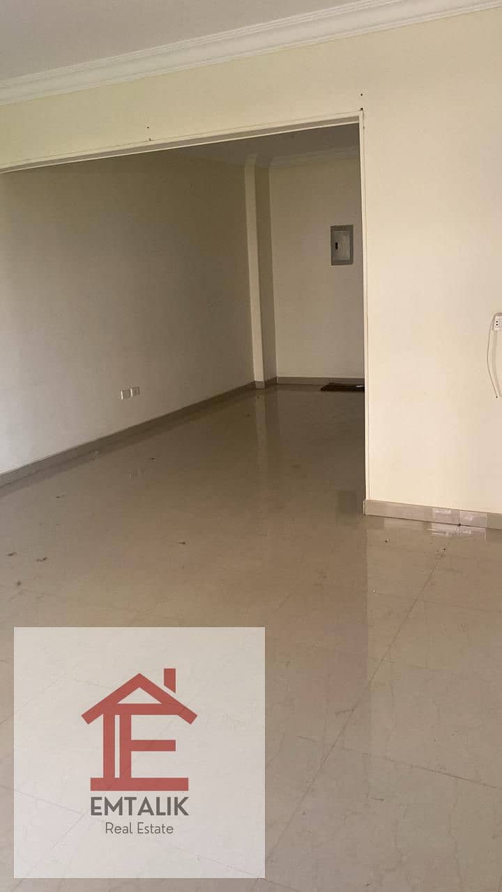 Apartment in Banafseg Buildings on Ahmed Shawky Axis 165 meters, first floor, finished Division: 3 bedrooms / 2 bathrooms / kitchen / large reception 1