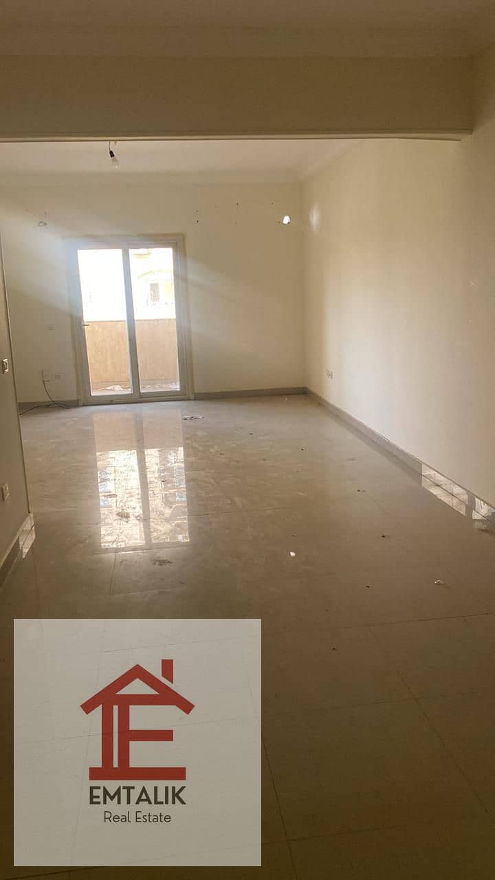 Apartment in Banafseg Buildings on Ahmed Shawky Axis 165 meters, first floor, finished Division: 3 bedrooms / 2 bathrooms / kitchen / large reception 3