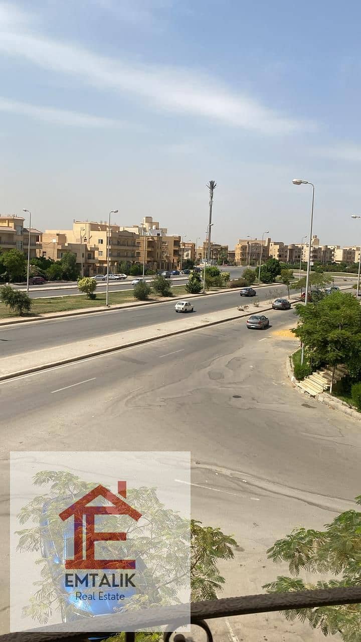 Apartment in Banafseg Buildings on Ahmed Shawky Axis 165 meters, first floor, finished Division: 3 bedrooms / 2 bathrooms / kitchen / large reception 4