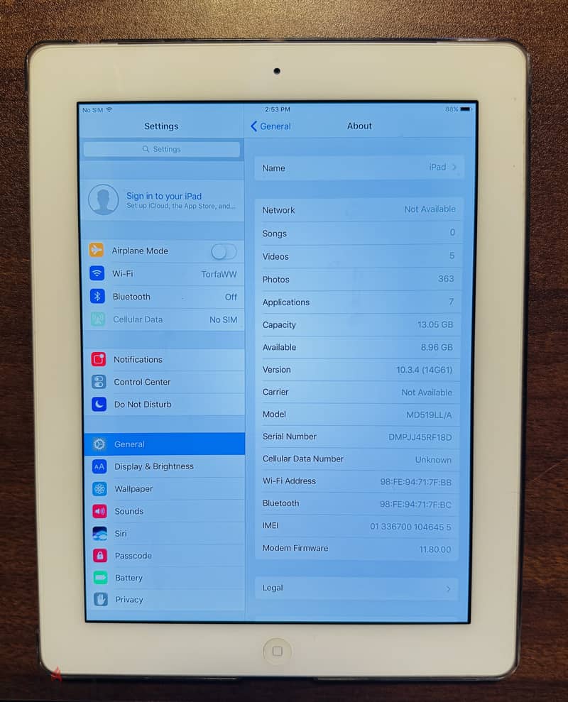 White Apple iPad 16GB Wi-Fi + Cellular 4G LTE Retina Display MD519LL/A 2