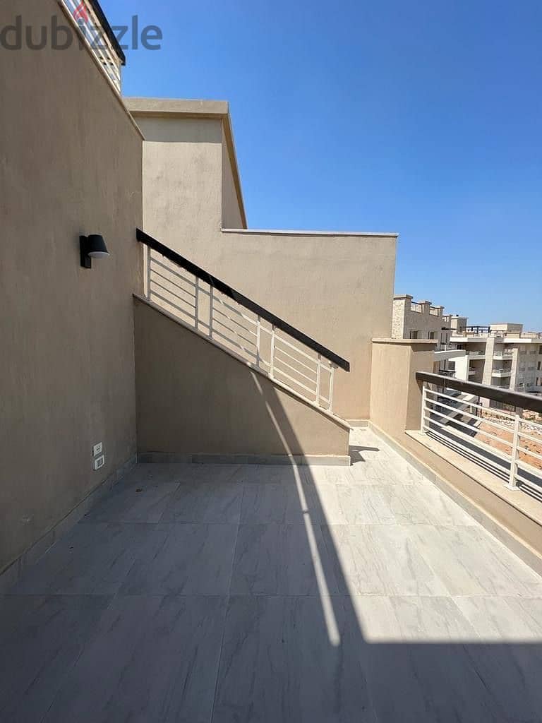 Penthousr for rent at New Giza بنتهاوس للإيجار في نيو جيزة فيو بحيرة 7