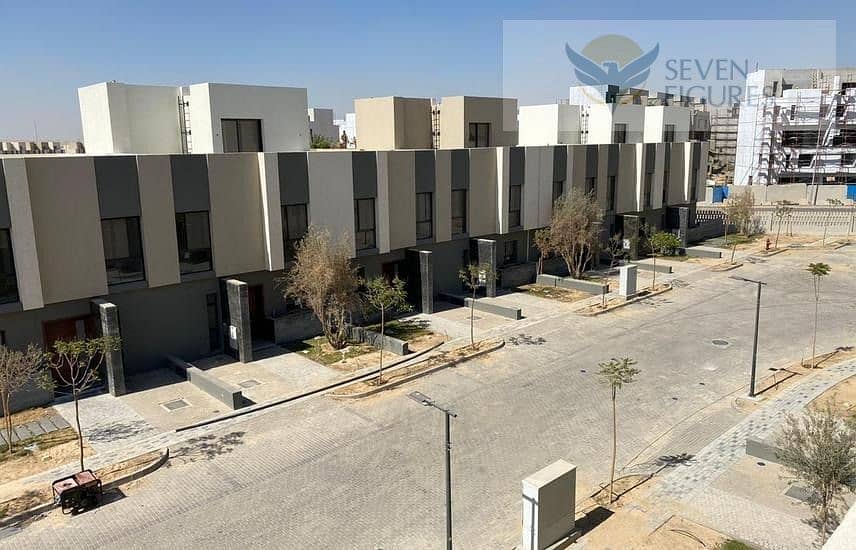 For Sale Apartment at al burouj city duplex +roof fully finished 4