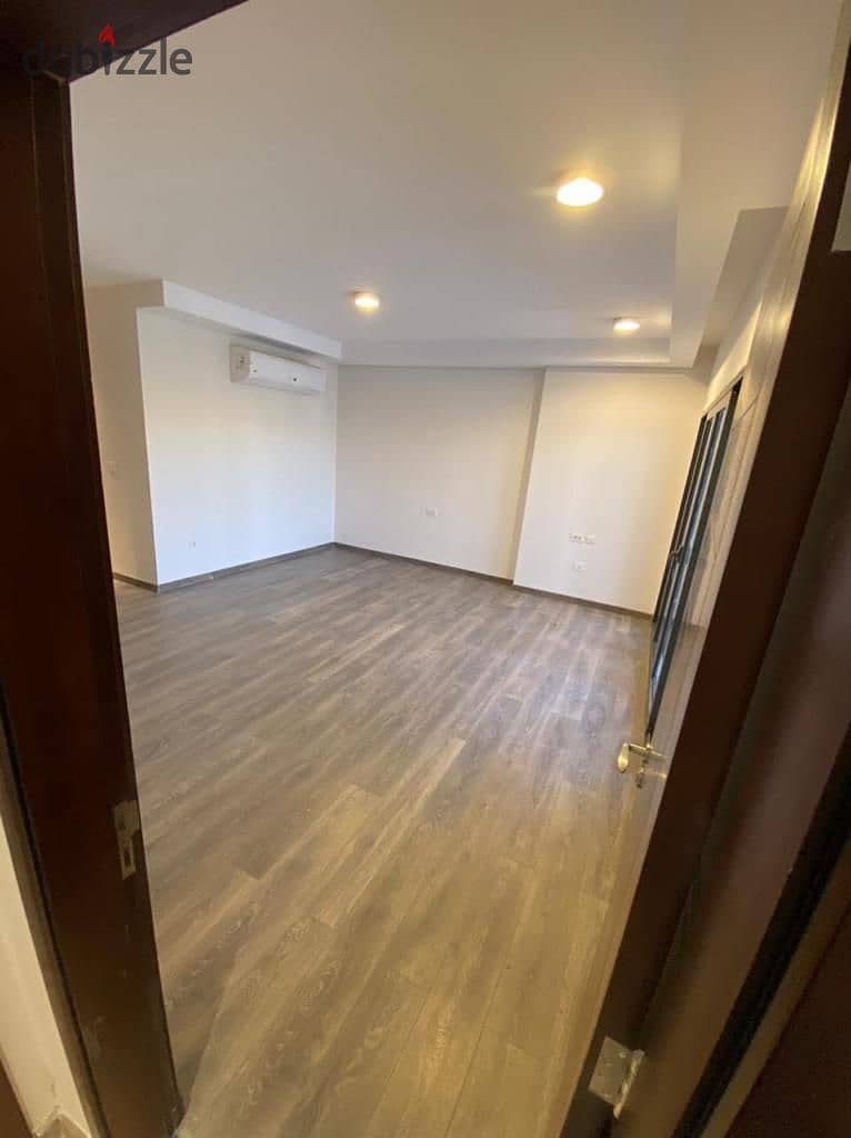 A Very good located apartment in ZED in Shaikh Zayed City for rent (160 meters) 0