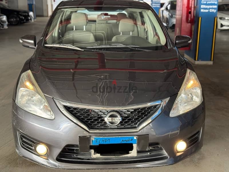 Nissan Tiida 2015 0