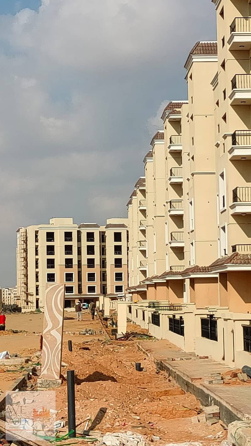 Book a 132m2 3-bedroom apartment in Sarai Compound on Suez Road, a very distinctive division with a large terrace, with a down payment starting from 5 8