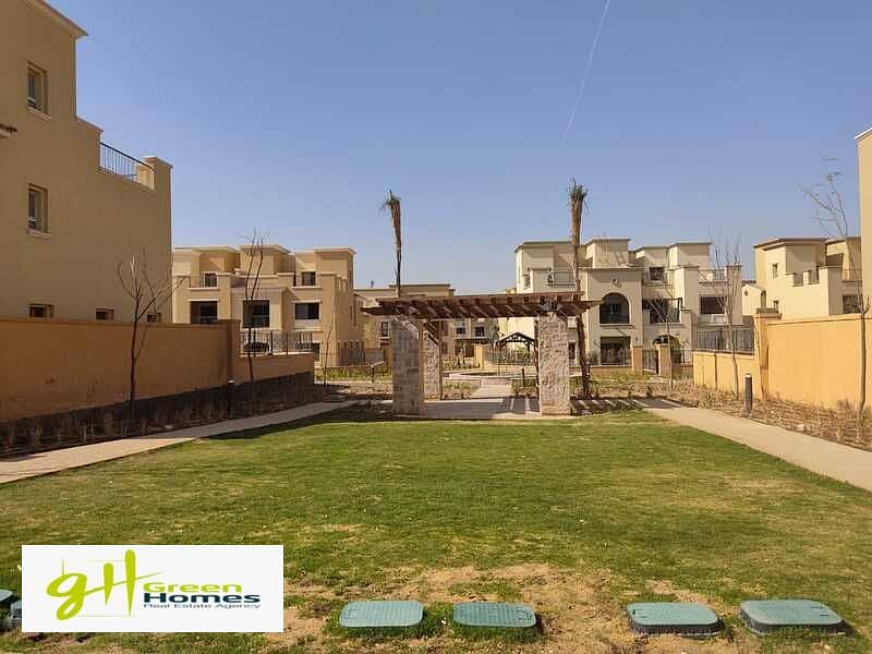 Luxury TwinHouse with area 355m best location in Mivida - Emaar 4