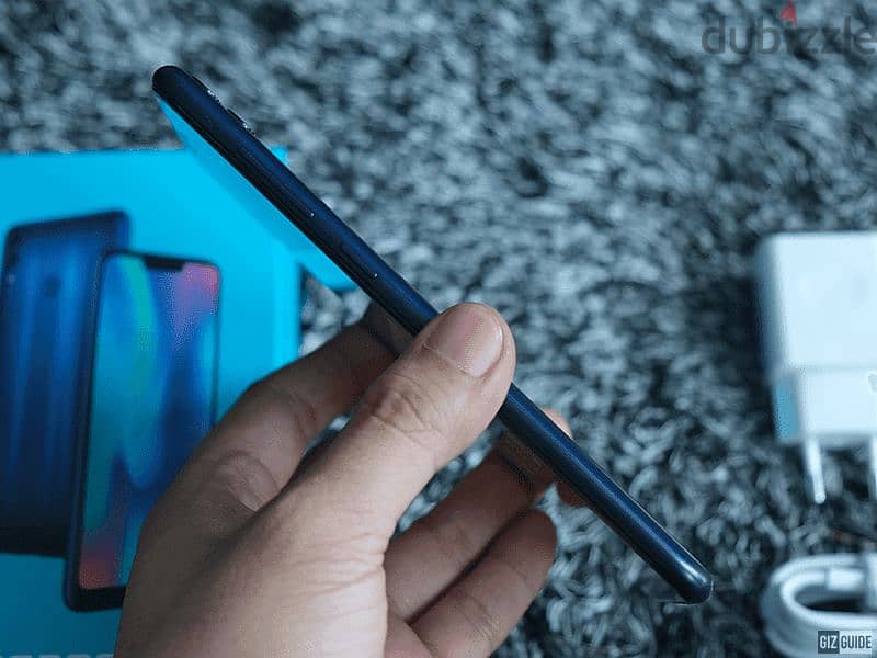 كسر الزيرو بالضمان وجميع مشتملاته الاصلي Huawei honor 8c بحاله الزيرو 1