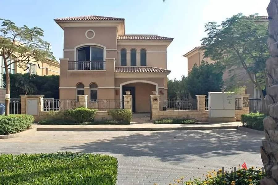 For sale, an independent villa of 452 square meters in Stone Park, New Cairo, in installments, next to Katameya Heights 4