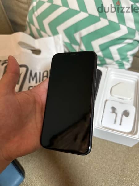 iPhone 11 Black 64GB 2