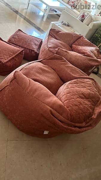 SEMI NEW bean bag 2