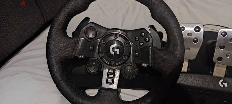 Logitech g923 racing wheel with shifter 3