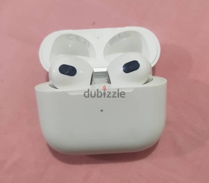 apple airpods (3rd generation) 1