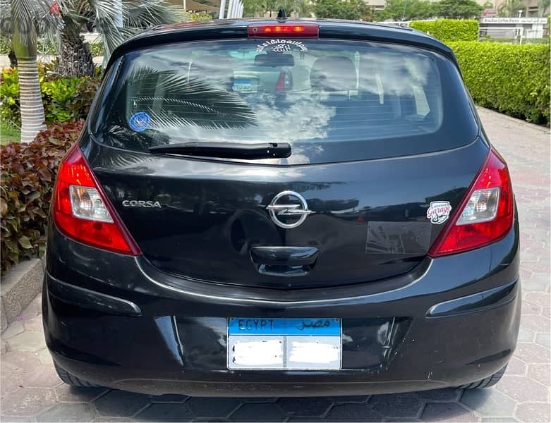 Opel Corsa 2012 1