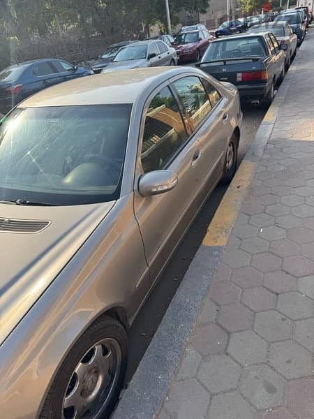 Mercedes-Benz E240 2003 4