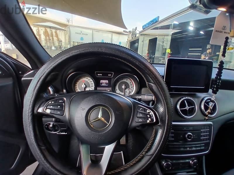 Mercedes-Benz GLA 200 2016 1