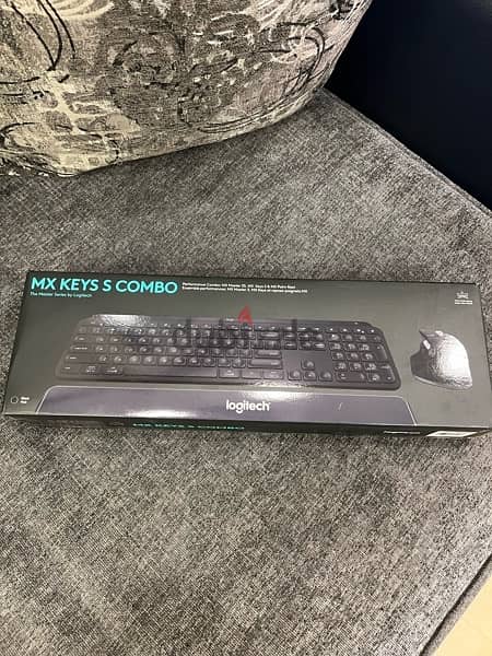 MX KEYS S COMBO The Master Series by Logitech 0