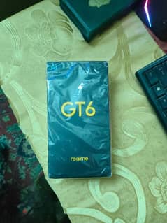 Realme GT6  16/512 0