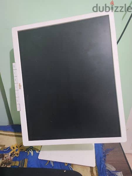 شاشة Fujitsu FHD 24 بوصة 3