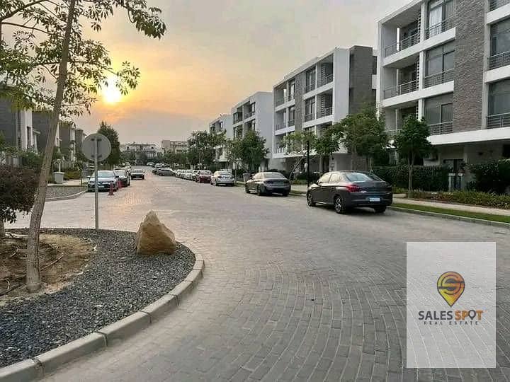 In Taj City Compound, own a 133-meter apartment in a distinguished location in front of Cairo Airport and minutes from Nasr City, and also with a 42% 5