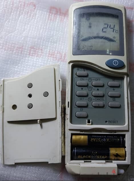 للبيع ريموت تكييف AC Remote  بسعر = 125 جم 3