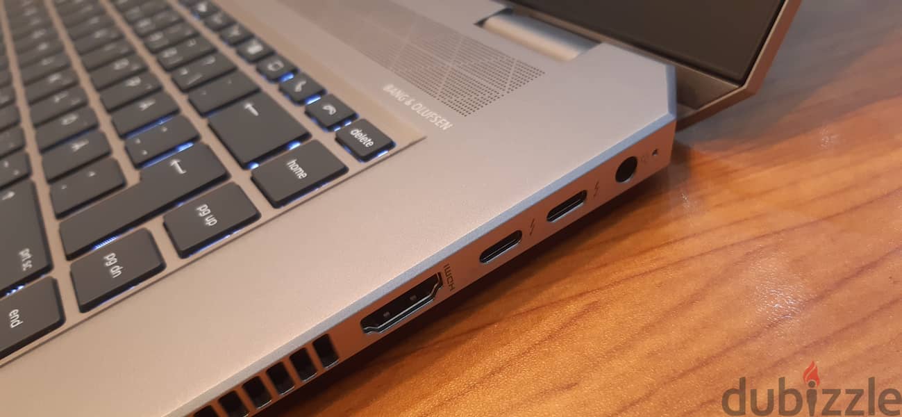 لاب HP Zbook g5 *Studio الاجمل والانحف *معدن فضي (اصدار الجيل التاسع) 5