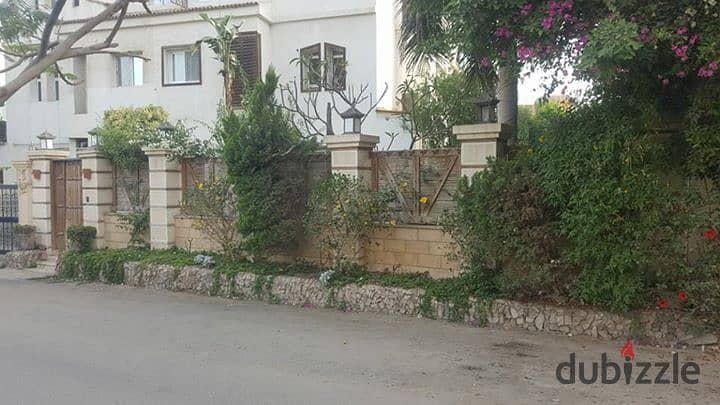 for sale townhouse corner hadayek el mohndsen compound prime location inside the compound 6