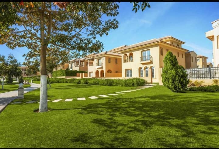 شقه 242م موقع مميز جدا ب اميز مرحله في Garden lakes مطلوب 8.6M 4