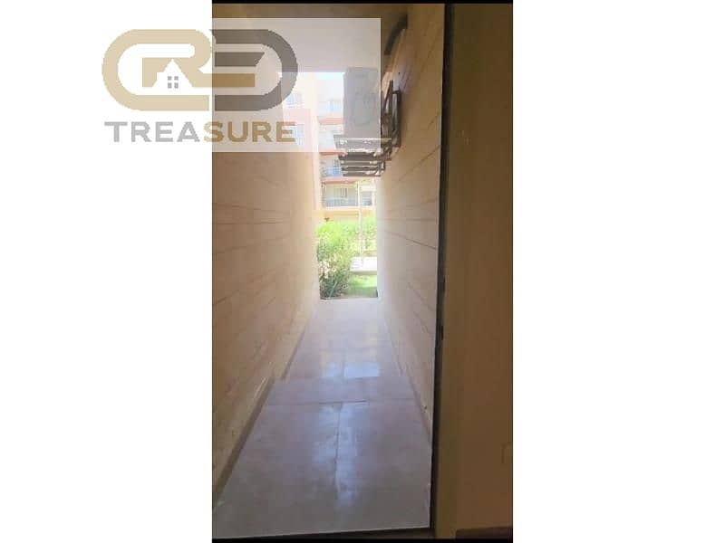 Apartment with garden for rent in Promenade Kitchen with appliances+ACs. 5