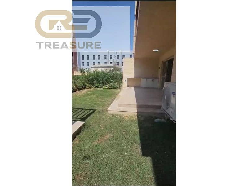 Apartment with garden for rent in Promenade Kitchen with appliances+ACs. 9