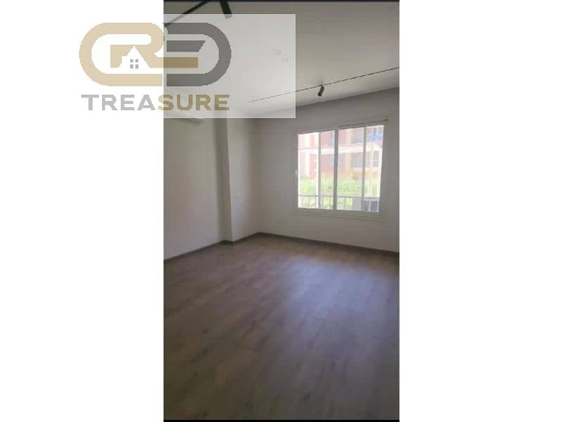 Apartment with garden for rent in Promenade Kitchen with appliances+ACs. 14