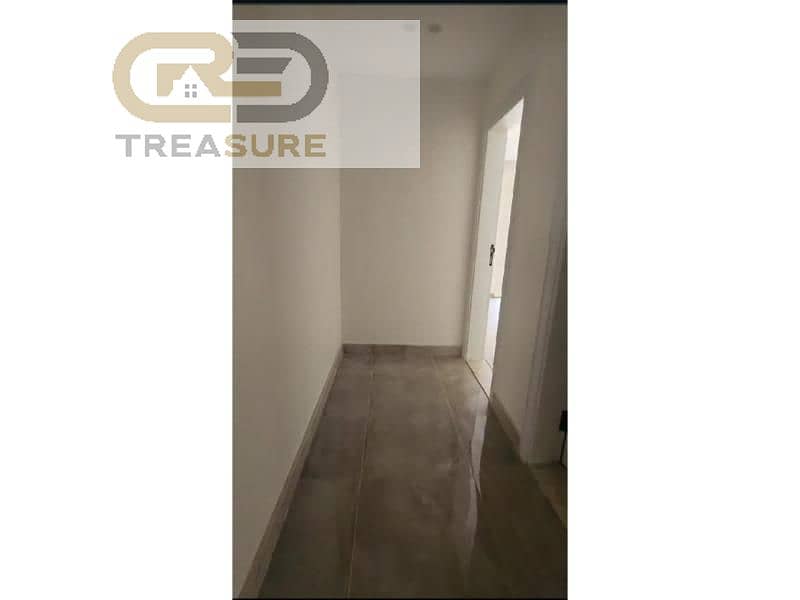 Apartment with garden for rent in Promenade Kitchen with appliances+ACs. 18