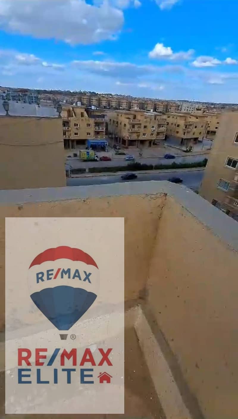 Penthouse for sale ready to move in Tiba Gardens behind Mall of Arabia  210m + roof 5