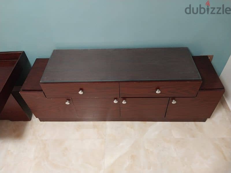 TV Unit بحالة جيدة جدا 1