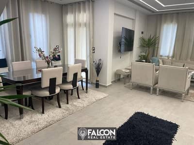 ((Ready for viewing and immediate occupancy)) A fully finished 3-bedroom apartment with a down payment of 700 thousand and the rest in installments