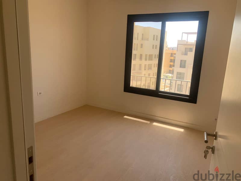 Penthouse for sale at Owest بنتهاوس للبيع بكمبوند أويست موقع مميز 5