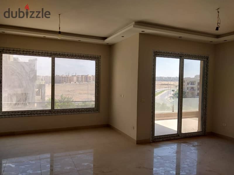 Apartment with  AC + special finishing sale village gate New cairo 5