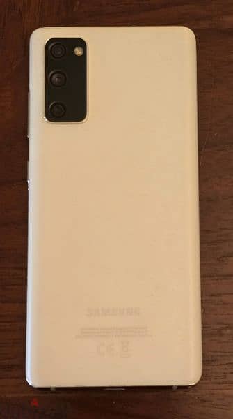 Samsung S20 FE 5G in excellent condition سامسونج S20 FE في حالة ممتازة 1