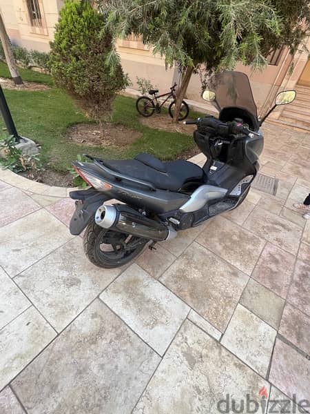 Yamaha t max 2