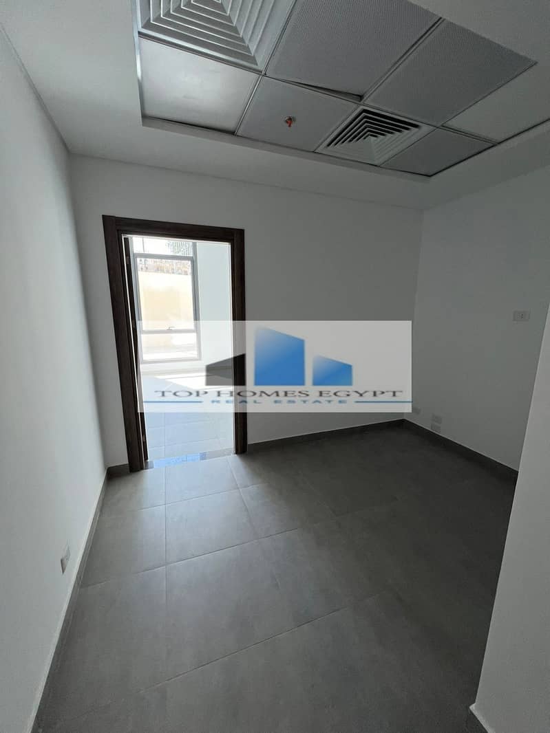 Clinic for rent 45 sqm in a prime location in Etarna -Mivida 5