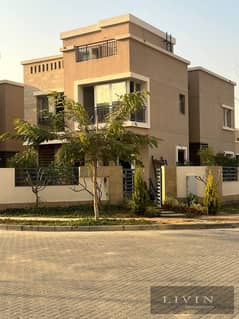 Villa Townhoues corner for sale, 248m, open view, on landscape, in The Butterfly Compound, Mostaqbal City